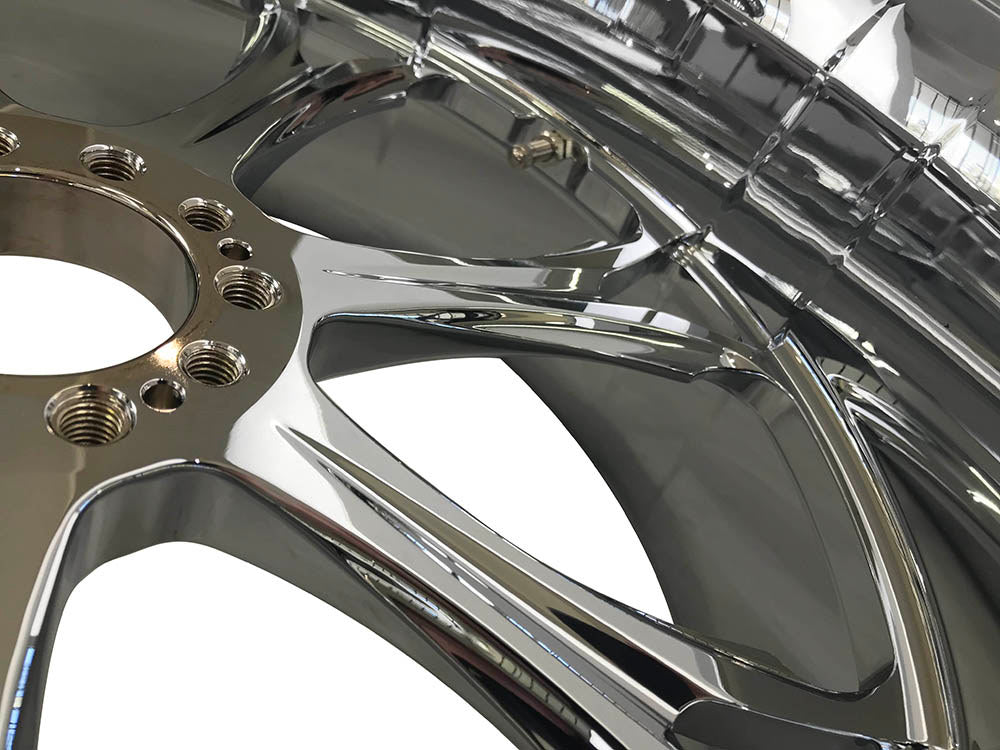 18in. x 8.50in. Wide Paramount Wheel - Chrome.