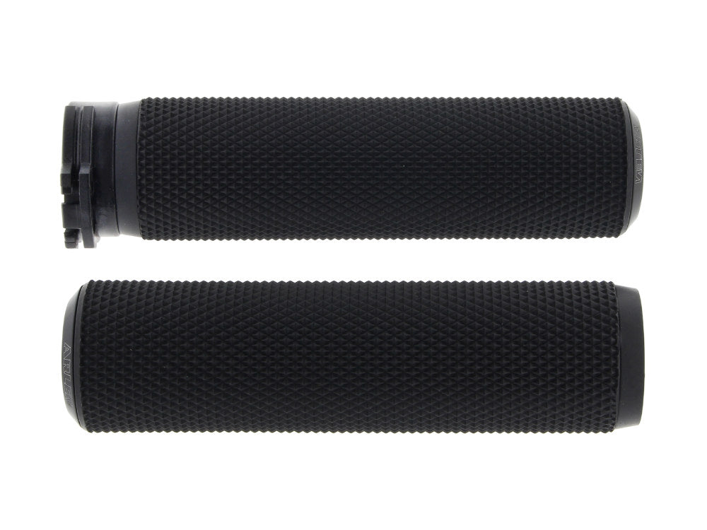 Knurled Fusion Handgrips - Black. Fits H-D with Throttle Cable.