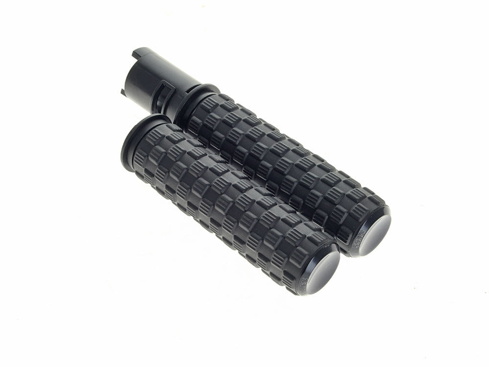 Air Trax Handgrips - Black. Fits CVO Touring 2023up, Street Glide & Road Glide 2024up, Touring 2025up & Softail 2025up
