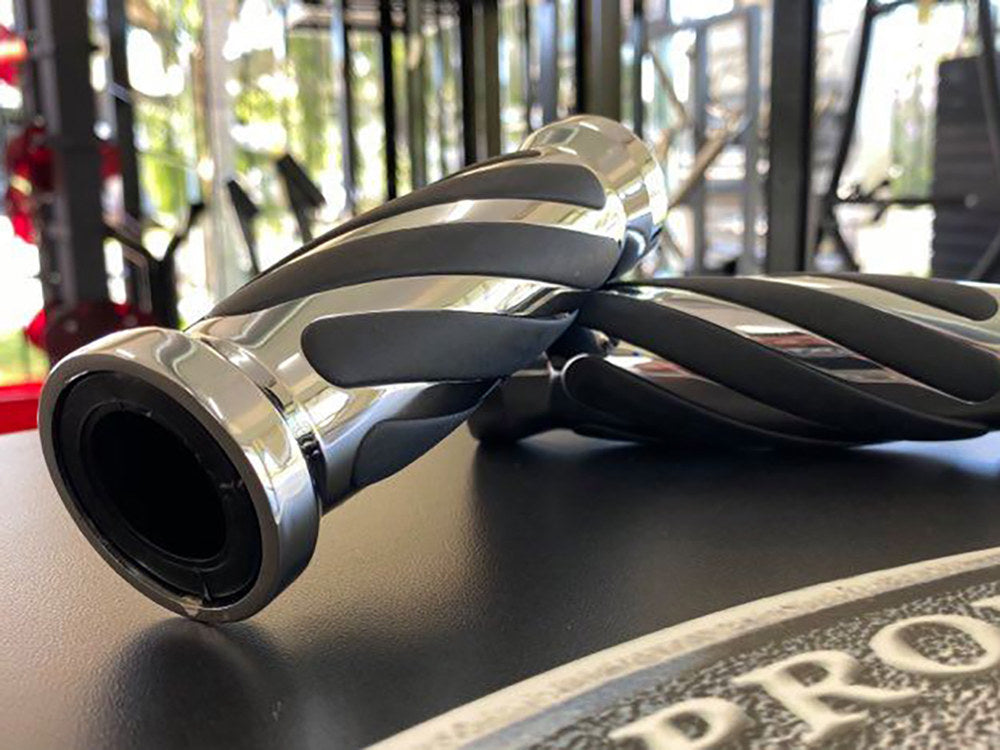 Twist Style Handgrips - Chrome. Fits H-D with Throttle Cable.