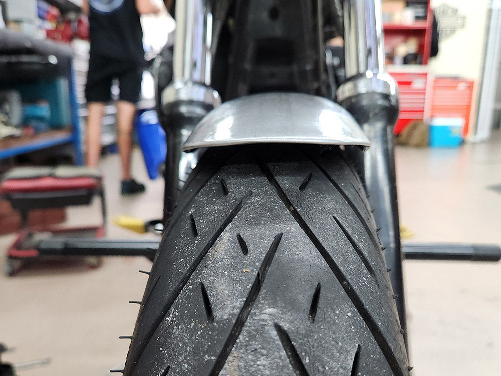 Front Fender - Raw. Fits Narrow Glide Dyna 1973-2005, FXR 1982-1994 & Sportster 1973-2021