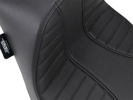 Ez Solo Seat with Black Scorpion Stitch. Fits Softail Deluxe 2018-2020, Slim 2018-2021, Standard 2020-2024 & Street Bob & Heritage Classic 2018up