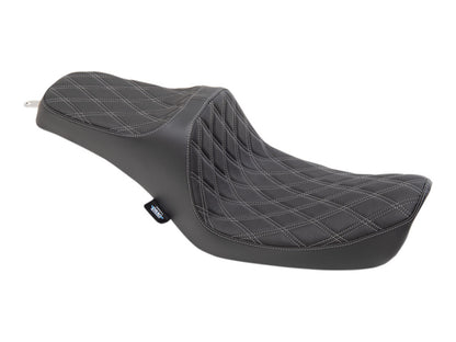 Predator 3 Dual Seat with Silver Double Diamond Lattice Stitch. Fits Dyna 1996-2003