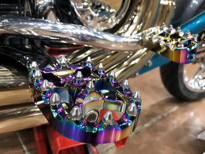 V2 MX Footpegs with HD Male Mount - Jet Fuel.