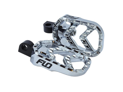 Savage Series Footpegs with HD Male Mount - Chrome