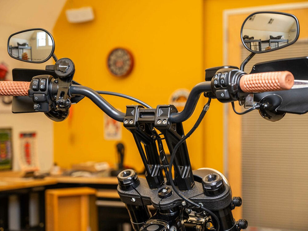 8in. Straight Fastback Risers - Black. Fits 1in. Handlebar