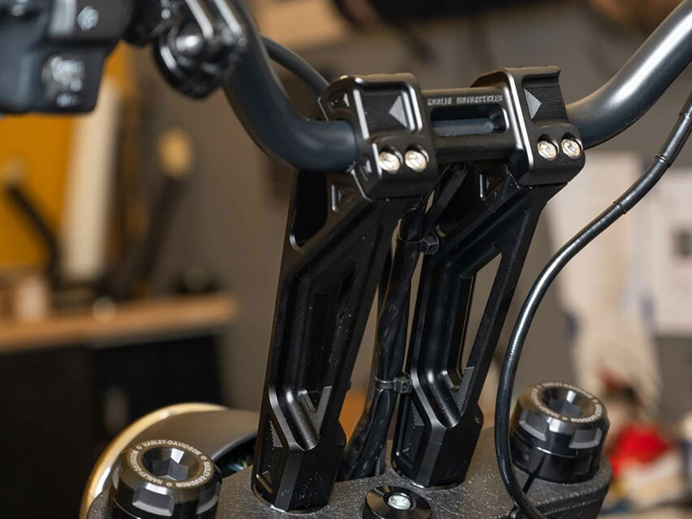 8in. Straight Fastback Risers - Black. Fits 1in. Handlebar