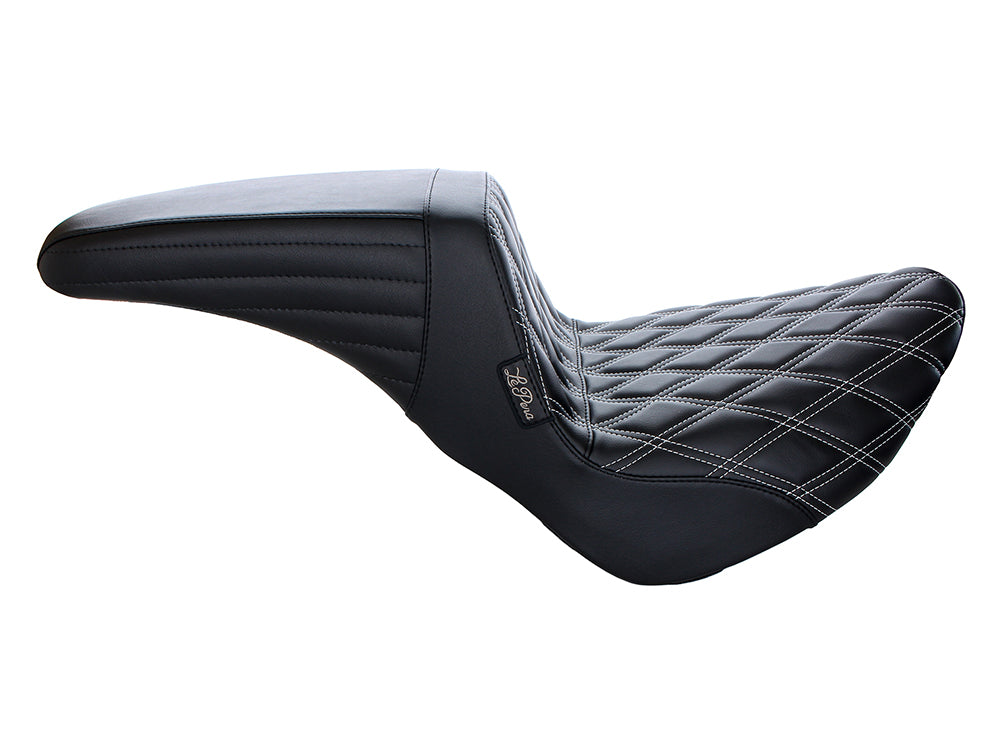 Kickflip Dual Seat with White Double Diamond Stitch. Fits Softail Slim & Street Bob 2018up & Standard 2020up.