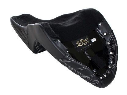 Kickflip Dual Seat with White Double Diamond Stitch. Fits Softail Slim & Street Bob 2018up & Standard 2020up.