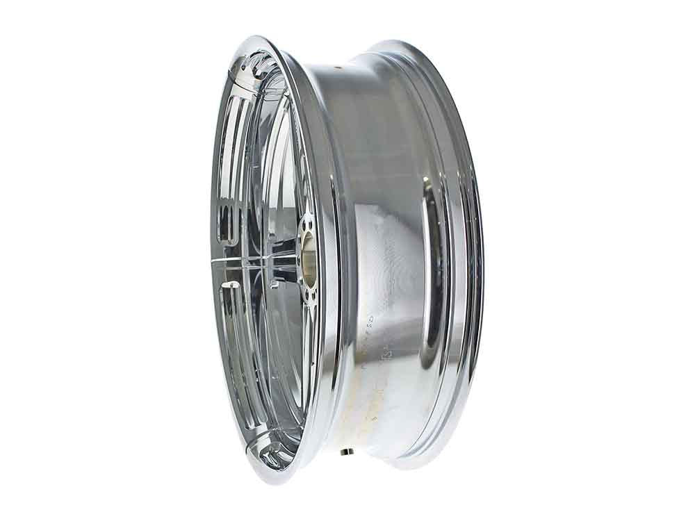 18in. x 5.50in. wide Formula Wheel - Chrome