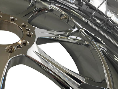 18in. x 8.50in. Wide Paramount Wheel - Chrome.