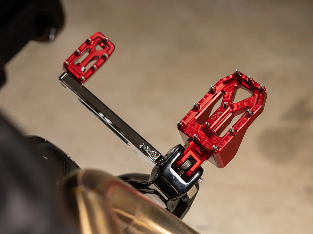Aggressor Footpegs - Red.