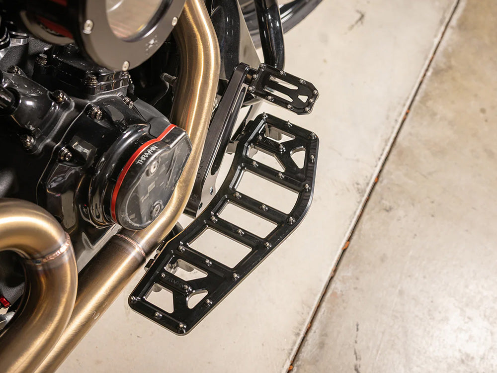 Aggressor Rider Floorboards - Black. Fits Touring 1980up, FL Softail 1986-2017 & Dyna Switchback 2012-2016