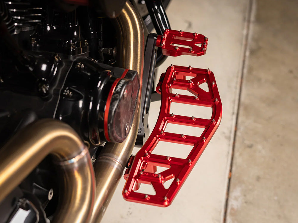 Aggressor Brake Arm Pedal - Red. Touring 2014up (Using Thrashin Brake Arms)